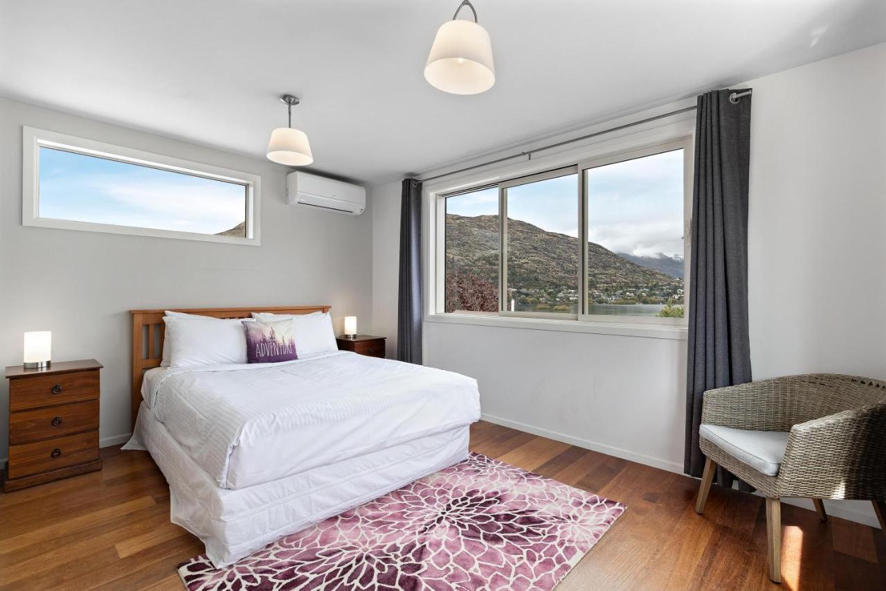 Lake And Mountain View Living Queenstown Exterior photo