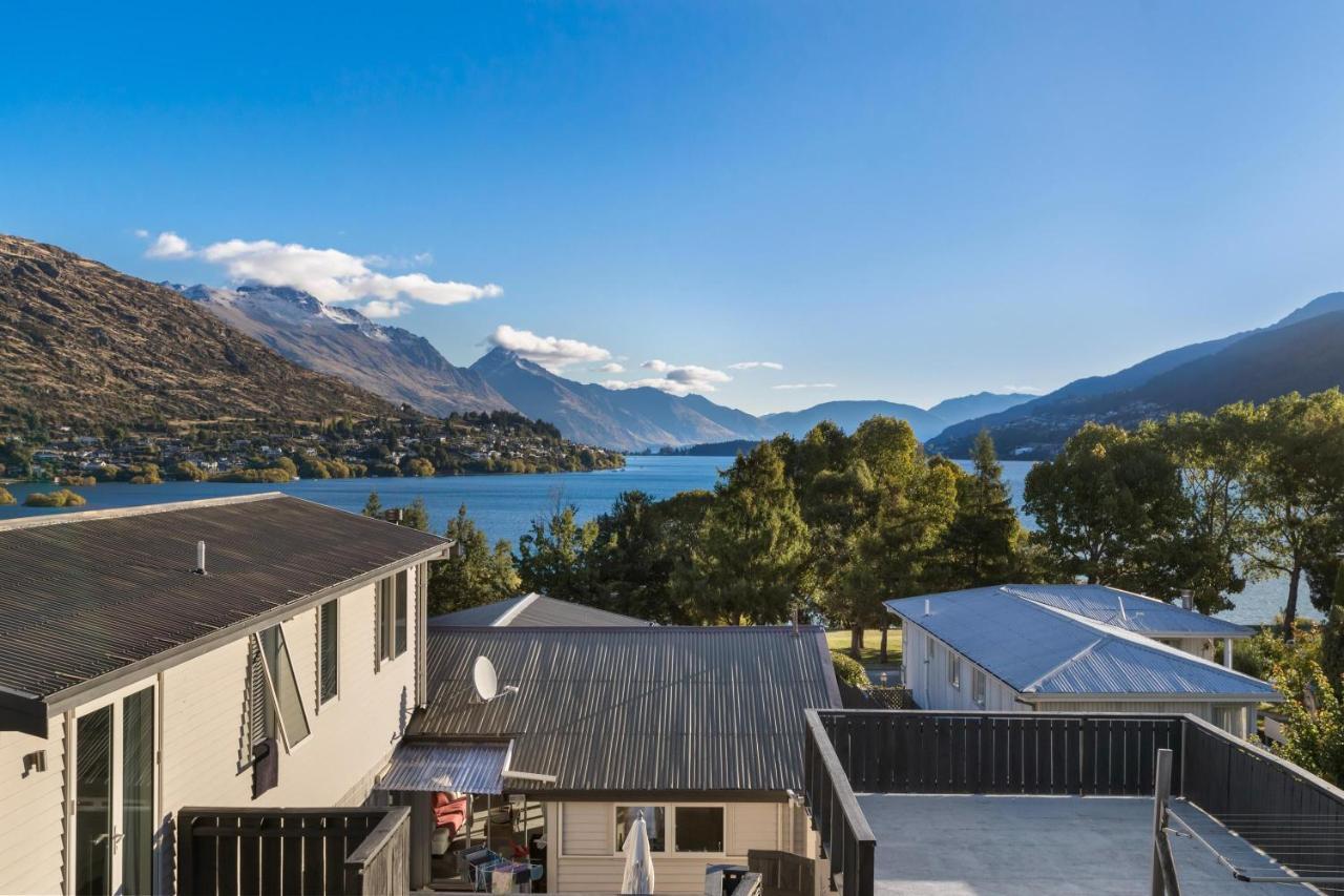 Lake And Mountain View Living Queenstown Exterior photo