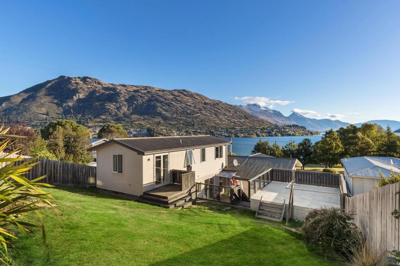 Lake And Mountain View Living Queenstown Exterior photo