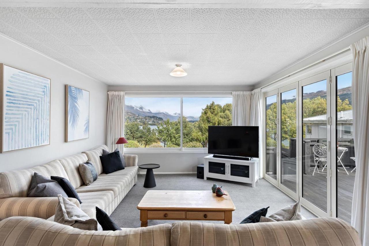 Lake And Mountain View Living Queenstown Exterior photo