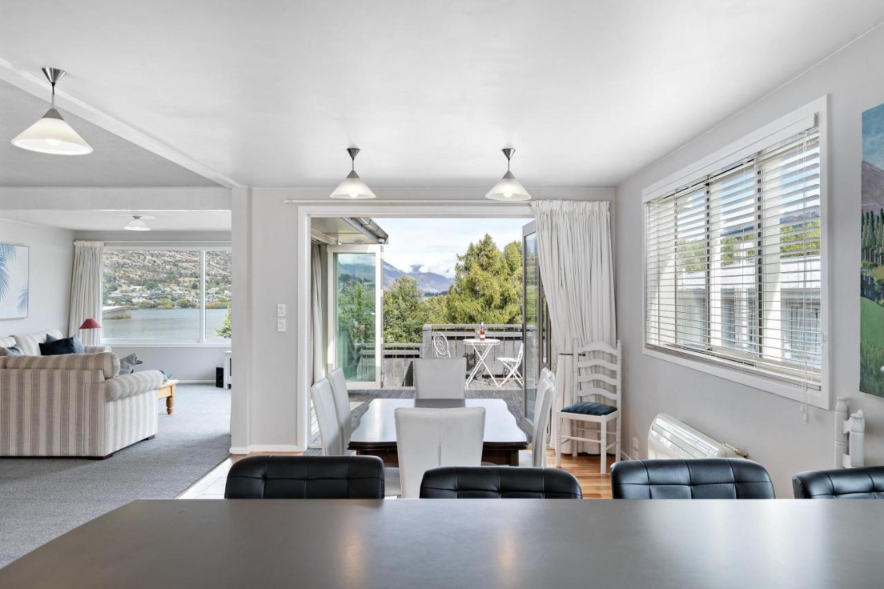 Lake And Mountain View Living Queenstown Exterior photo