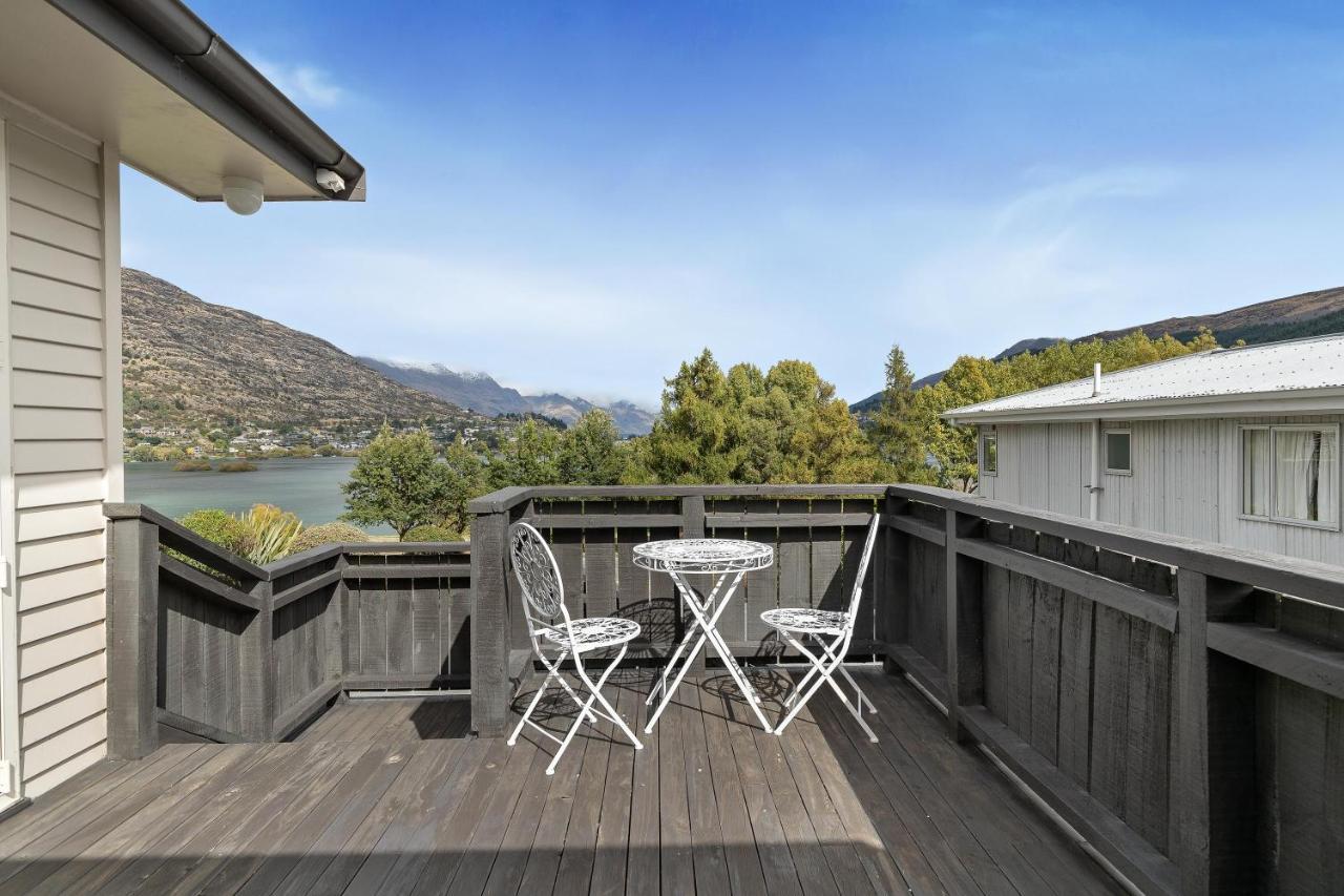 Lake And Mountain View Living Queenstown Exterior photo